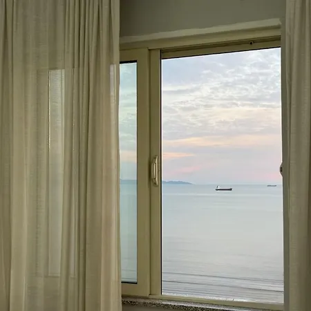 Sea View *