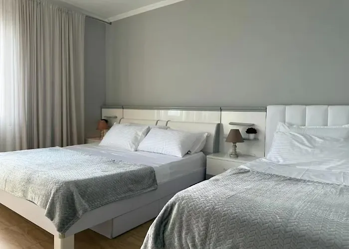 Sea View Apartment *